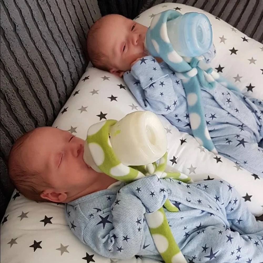 Baby Bottle Helper, Hands Free Feeding, XTRA Hand